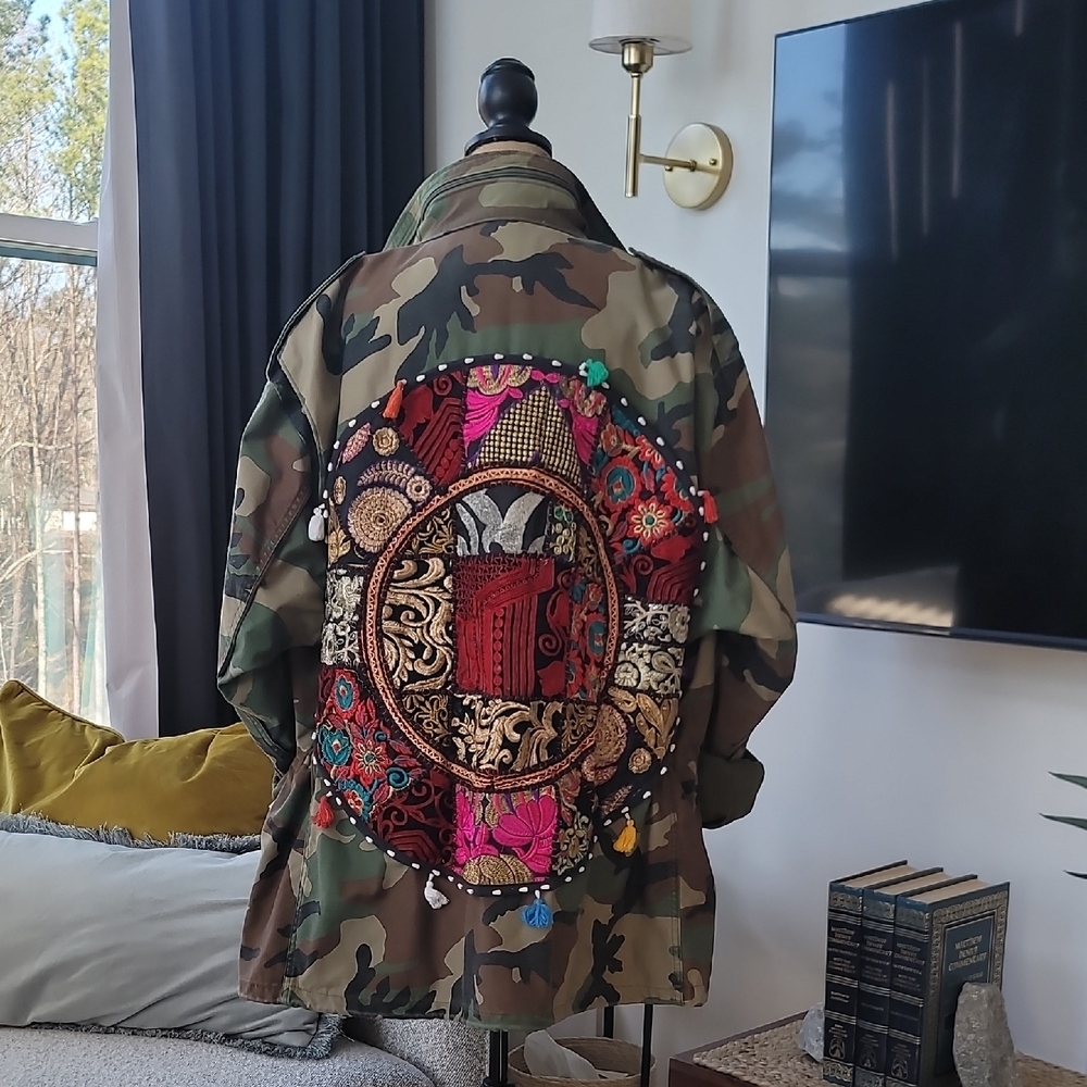 🪖CHANEL Camouflage Jacket with Metallic Accents
